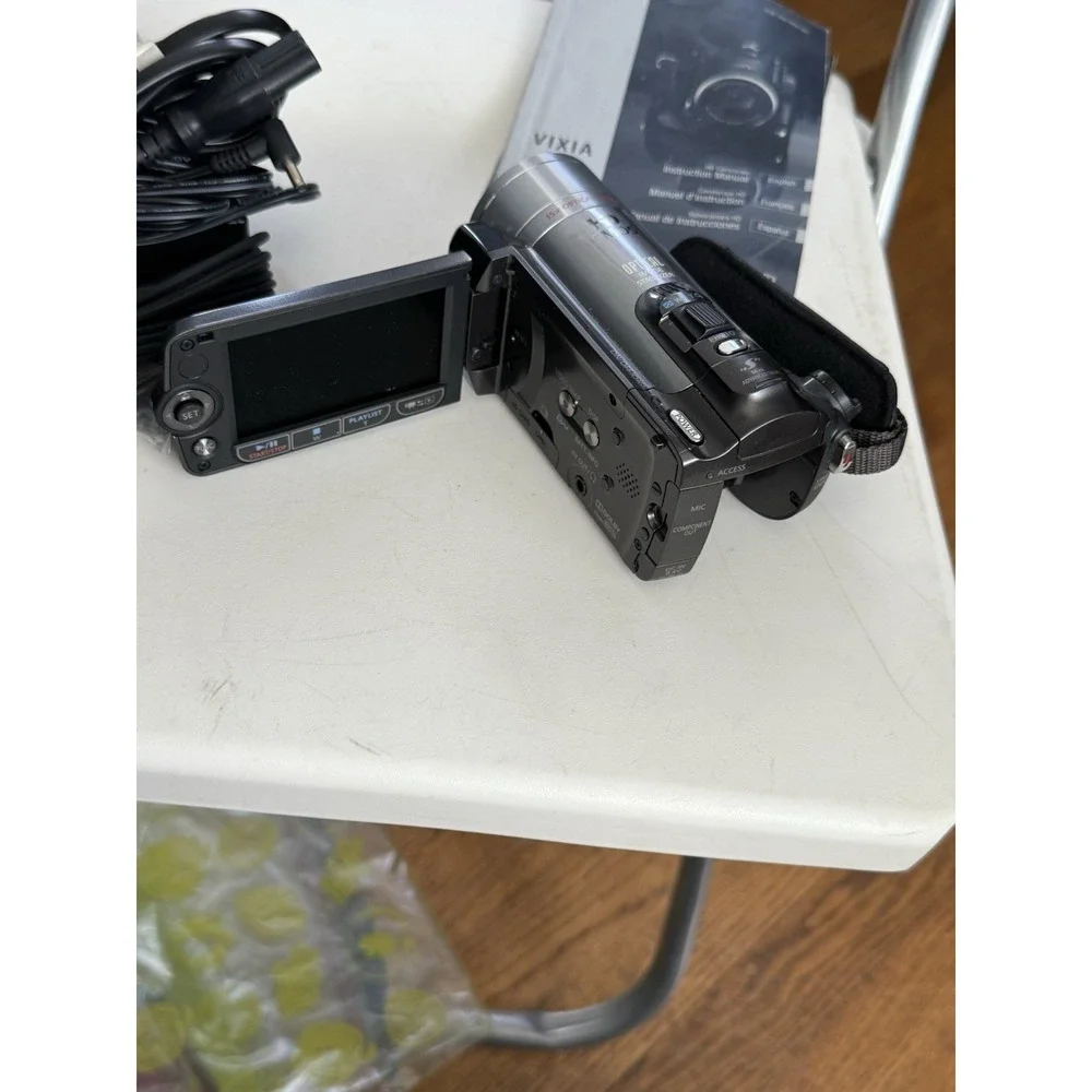Canon VIXIA HF200 Camcorder Video Camera, With Cords/manual , (not Working)